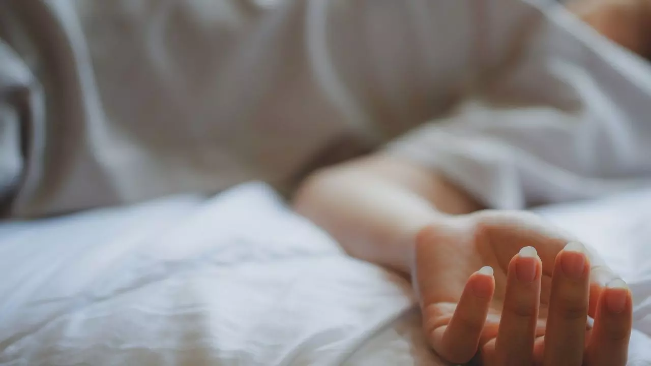 16 साल छोटी गर्लफ्रेंड के साथ गया था OYO, ऐसा क्या हुआ कि फिर नोएडा होटल में सॉफ्टवेयर इंजीनियर की मिली लाश? 16 साल छोटी गर्लफ्रेंड के साथ गया था OYO, ऐसा क्या हुआ कि फिर नोएडा होटल में सॉफ्टवेयर इंजीनियर की मिली लाश?