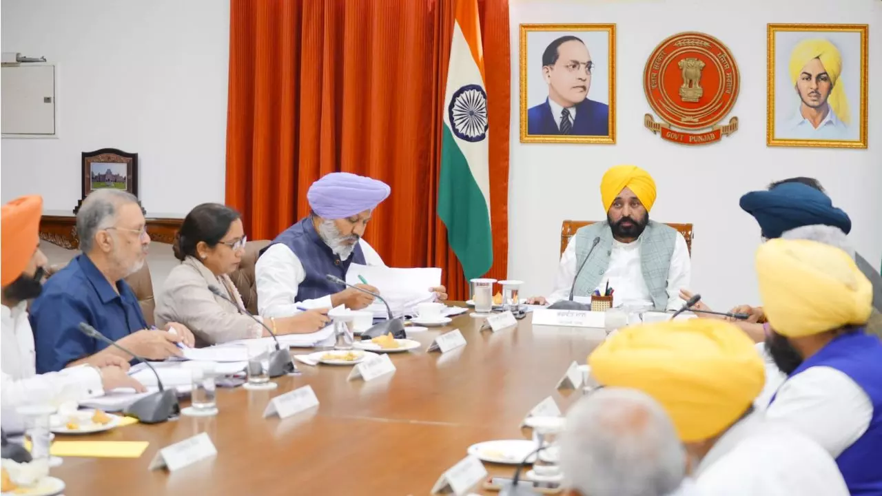 पंजाब सरकार ने रिटायरमेंट की बढ़ाई उम्र, कैबिनेट मीटिंग में लिए गए कई बड़े फैसले