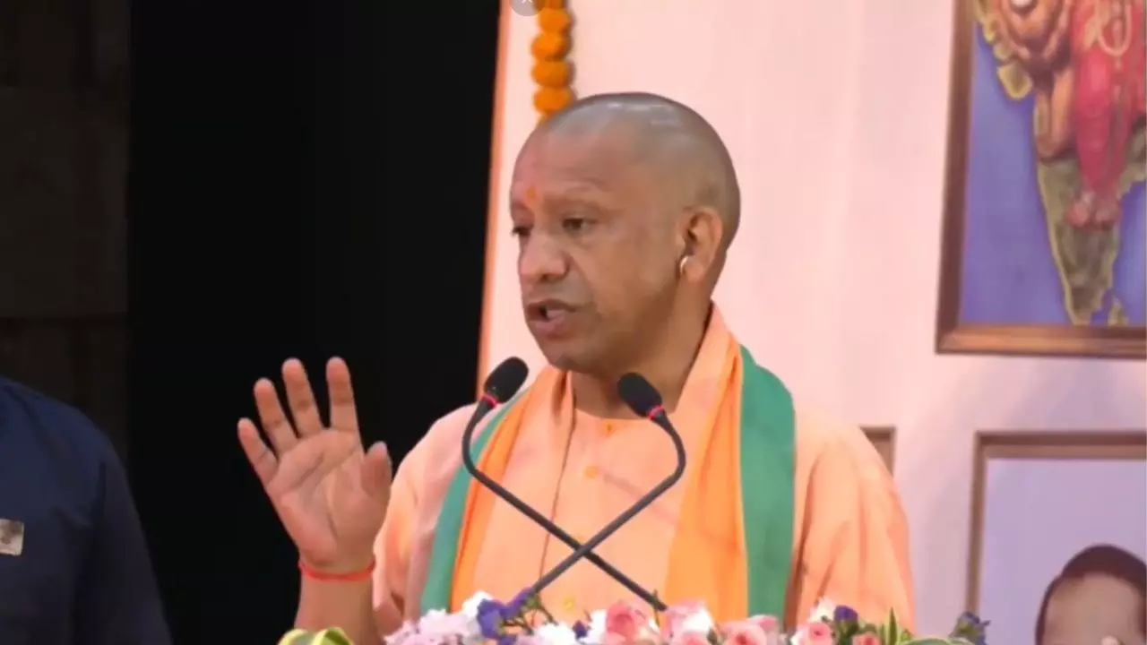 दलितों की ज़मीन पर विपक्ष की नज़र? CM योगी आदित्यनाथ ने बताई मुर्शिदाबाद हिंसा की असली वजह दलितों की ज़मीन पर विपक्ष की नज़र? CM योगी आदित्यनाथ ने बताई मुर्शिदाबाद हिंसा की असली वजह