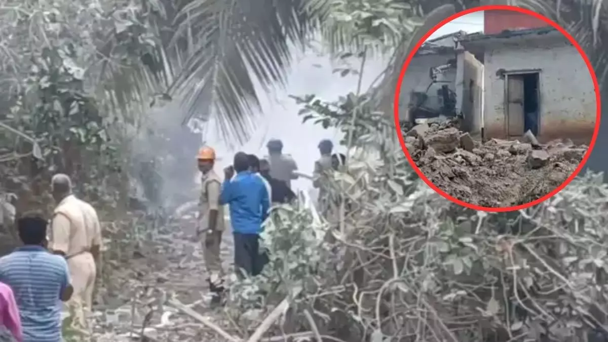 आंध्र प्रदेश के अनकापल्ले में पटाखा फैक्ट्री में भीषण धमाका, 8 की मौत; 7 घायल आंध्र प्रदेश के अनकापल्ले में पटाखा फैक्ट्री में भीषण धमाका, 8 की मौत; 7 घायल