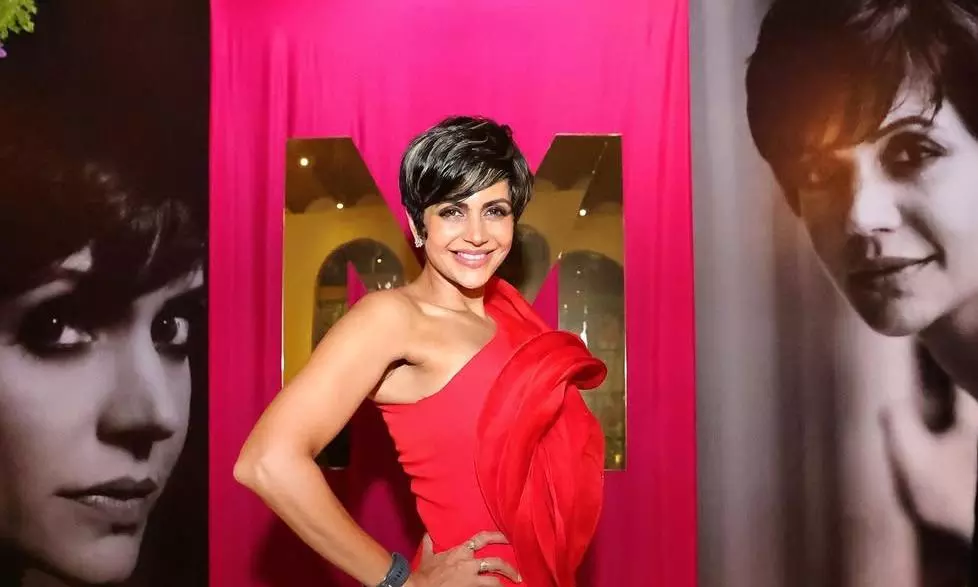 टीवी की शांति से लेकर क्रिकेट प्रेजेंटर तक, बेहद दिलचस्प रही है Mandira Bedi की जर्नी टीवी की शांति से लेकर क्रिकेट प्रेजेंटर तक, बेहद दिलचस्प रही है Mandira Bedi की जर्नी