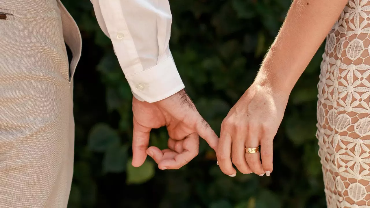 बीवी और बच्चा साथ ले जाना है तो पहले दो 5 लाख! महोबा में ससुर ने की दामाद से अजीबोगरीब मांग