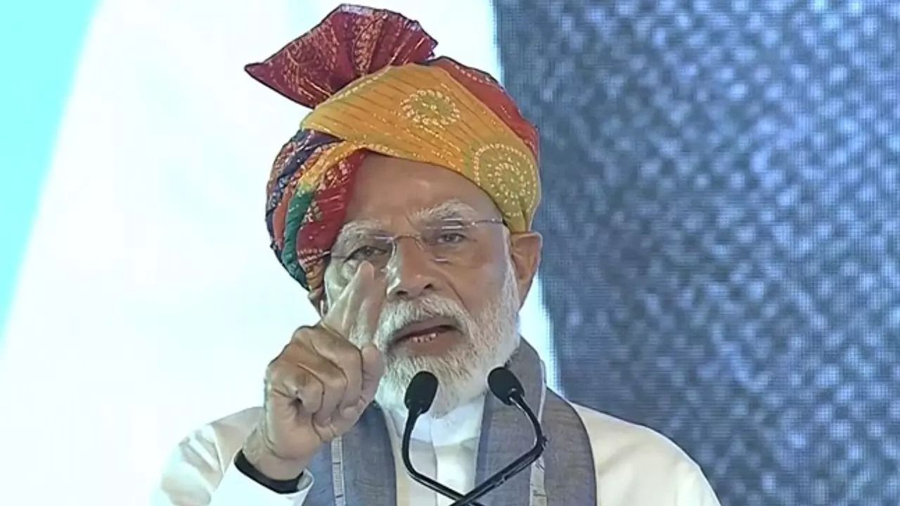 वक्फ संपत्ति से माफिया हुए मालामाल, कांग्रेस ने किया गरीबों का शोषण; पढ़ें PM मोदी के भाषण की बड़ी बातें