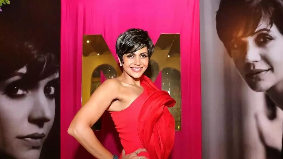 टीवी की शांति से लेकर क्रिकेट प्रेजेंटर तक, बेहद दिलचस्प रही है Mandira Bedi की जर्नी