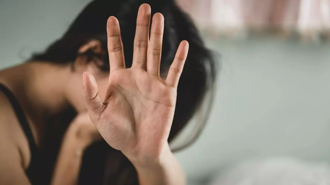 हॉस्पिटल नहीं हॉरर हॉल! ICU में वेंटिलेटर पर एयर होस्टेस से यौन उत्पीड़न, दिल्ली से सटे इस जगह का है मामला हॉस्पिटल नहीं हॉरर हॉल! ICU में वेंटिलेटर पर एयर होस्टेस से यौन उत्पीड़न, दिल्ली से सटे इस जगह का है मामला