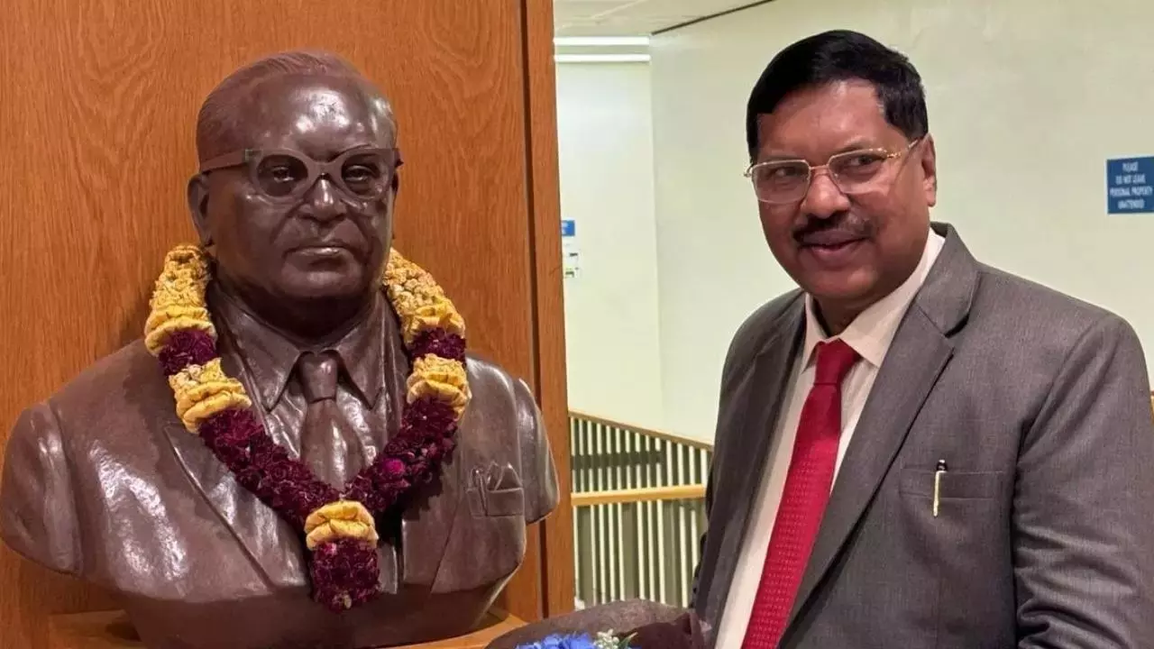 कौन हैं जस्टिस भूषण रामकृष्ण गवई, जो होंगे भारत के 52वें चीफ जस्टिस? 14 मई को लेंगे शपथ कौन हैं जस्टिस भूषण रामकृष्ण गवई, जो होंगे भारत के 52वें चीफ जस्टिस? 14 मई को लेंगे शपथ
