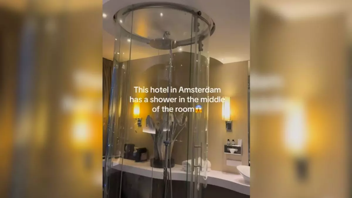 यहां तो सब दिख जाएगा रे बाबा! होटल के कमरे में Transparent Shower, यूजर्स बोले - इंतजार नहीं होता