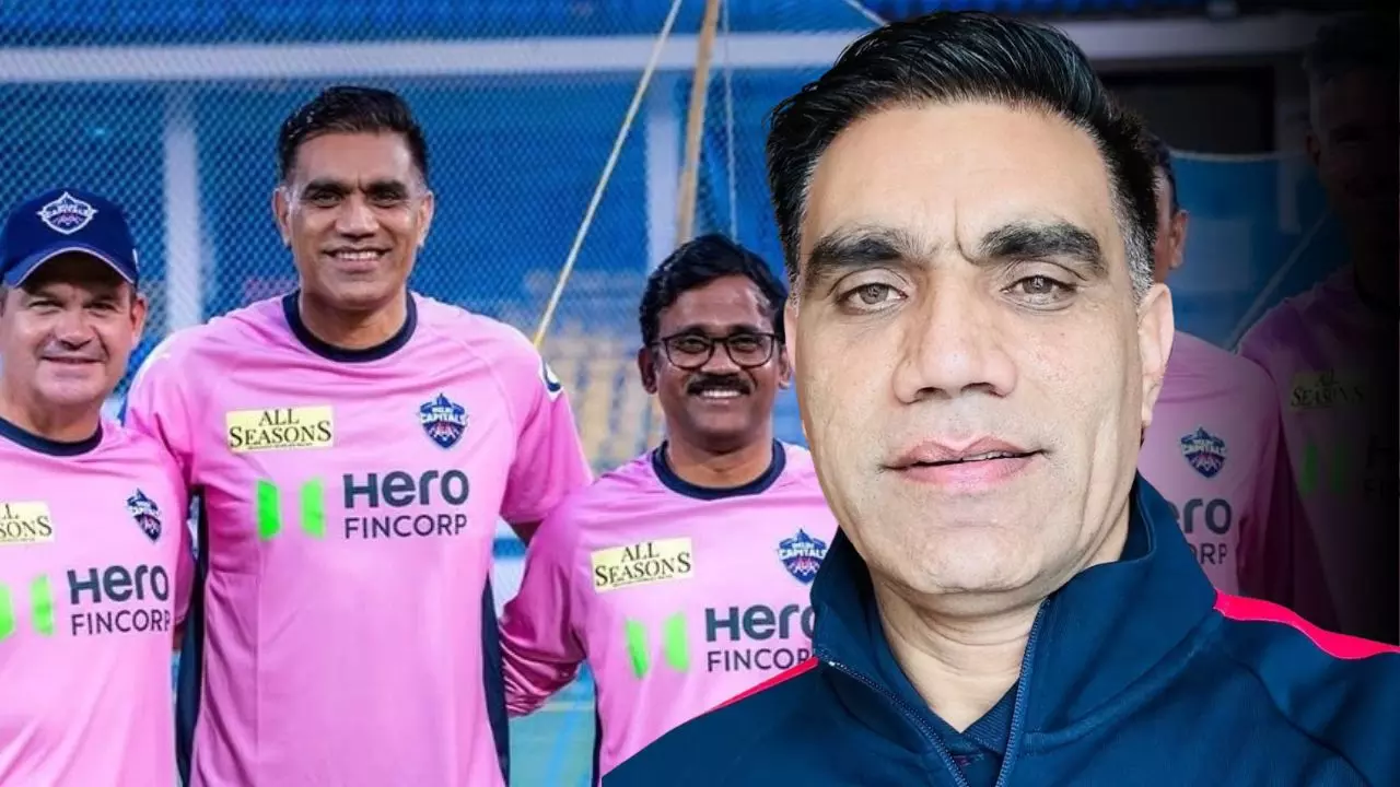 दिल्ली कैपिटल्स के बॉलिंग कोच मुनाफ पटेल को तेवर दिखाना पड़ा भारी, BCCI ने काट ली 25% मैच फीस