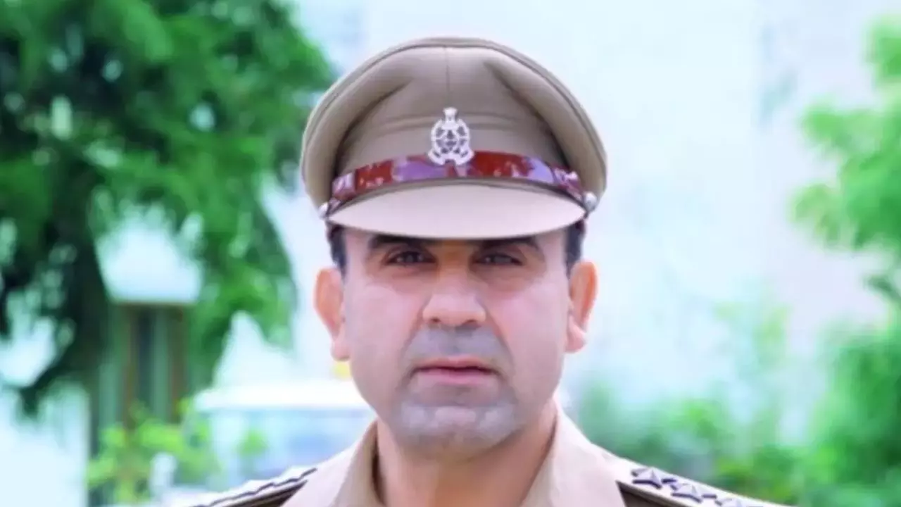 52 जुम्मे बनाम 1 होली वाले बयान में गलत क्या? संभल CO अनुज चौधरी को क्लीन चिट, पुलिस ने कही यह बात... 52 जुम्मे बनाम 1 होली वाले बयान में गलत क्या? संभल CO अनुज चौधरी को क्लीन चिट, पुलिस ने कही यह बात...