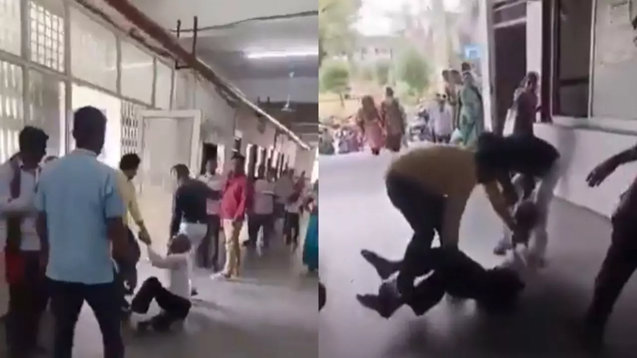 कतार तोड़ने पर कहर! डॉक्टर ने 80 साल के मरीज़ को घसीटा, लात-घूंसे मारे, Video वायरल कतार तोड़ने पर कहर! डॉक्टर ने 80 साल के मरीज़ को घसीटा, लात-घूंसे मारे, Video वायरल