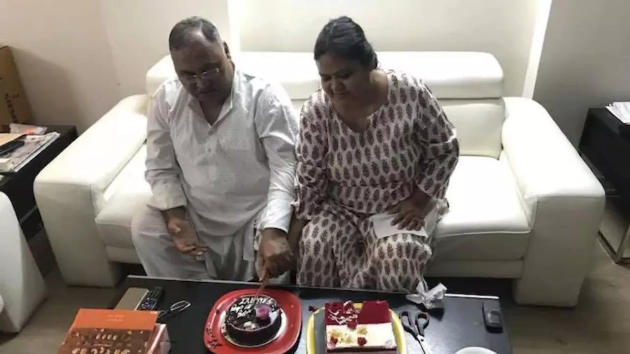 पहले काटा केक, फिर खिलाई फिश, आया गुस्सा तो कर दिया मर्डर, पूर्व DGP की हत्या में पत्नी कैसे बनी कातिल?