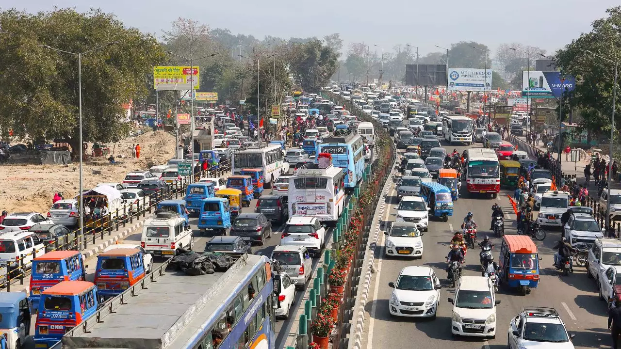 ट्रैफिक में Honking जाएंगे भूल, हॉर्न की आवाज लगेगी कूल; नितिन गडकरी कर रहे बड़ी तैयारी