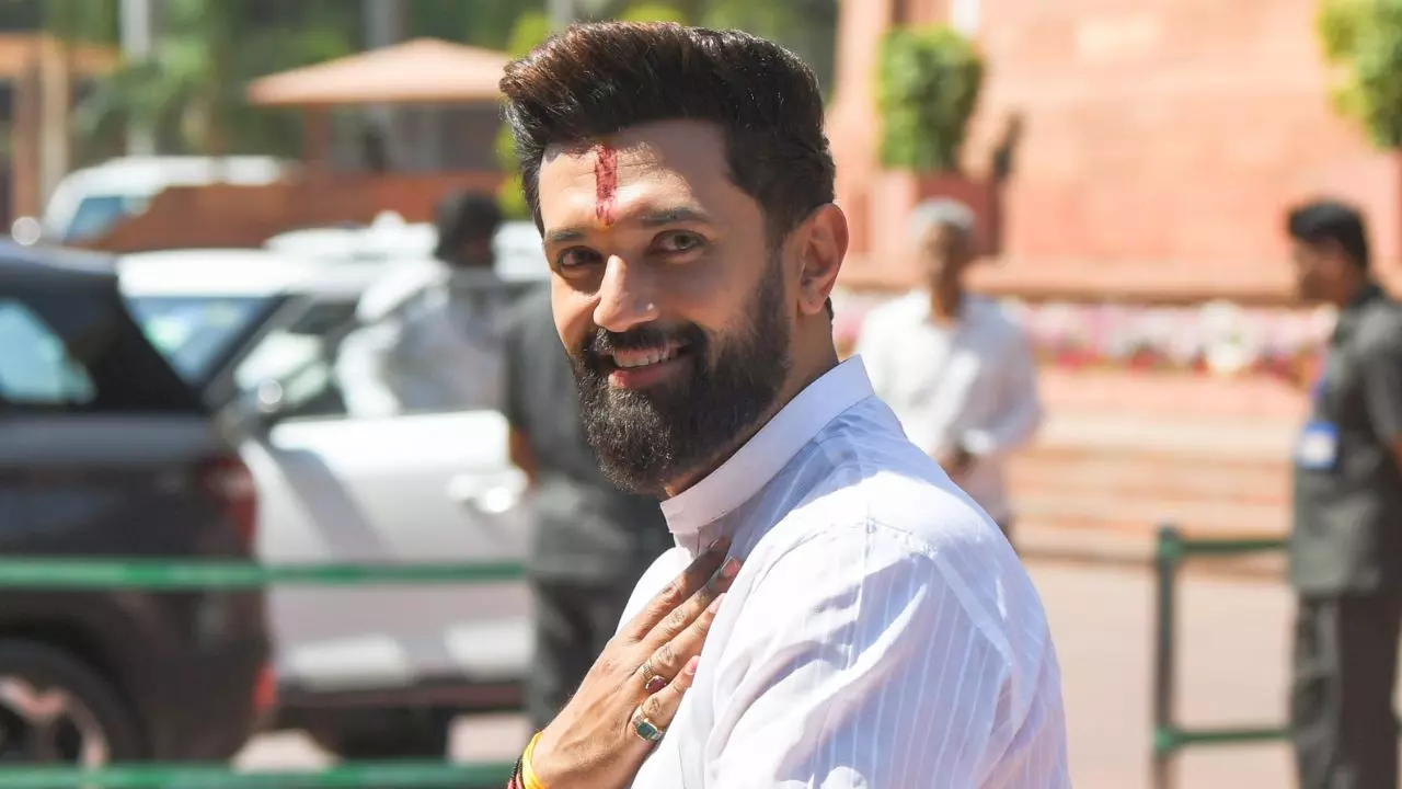 चिराग पासवान के बयान से एनडीए में बढ़ी बेचैनी, बिहार फर्स्ट एजेंडे का असली मतलब क्या है?