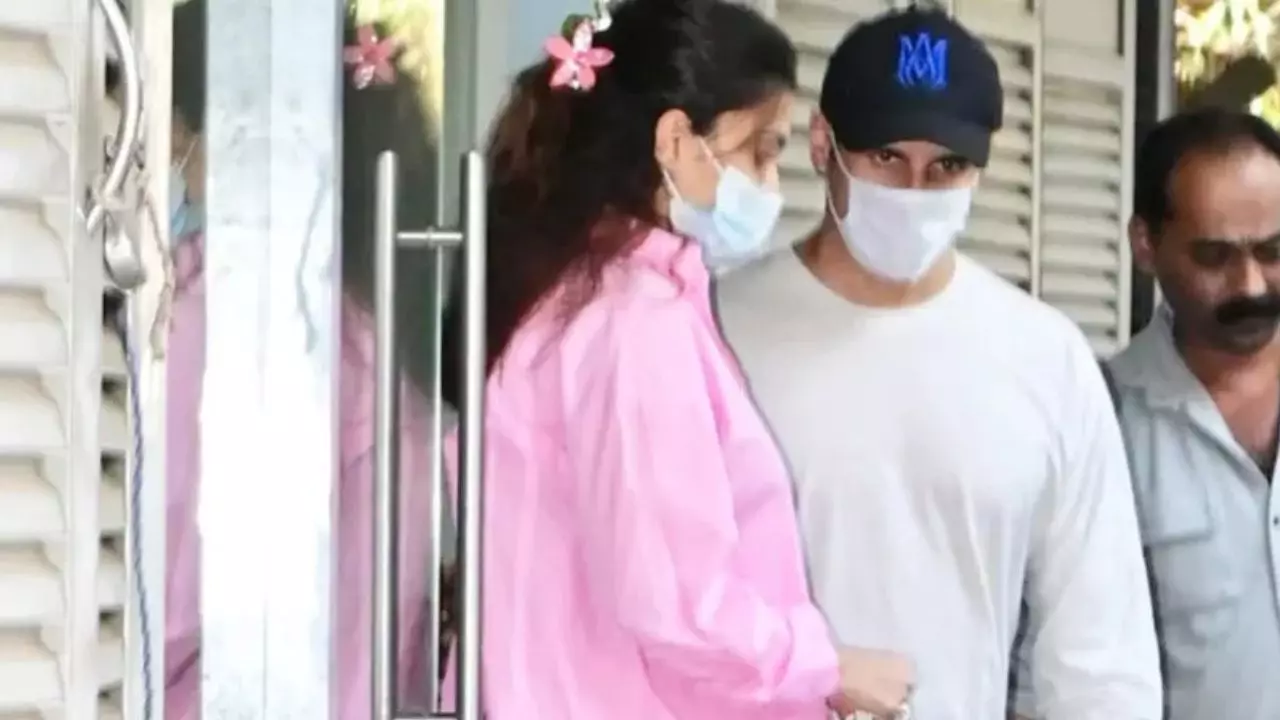 प्रेग्नेंट कियारा की फोटो लेने पर Sidharth Malhotra ने लगाई पैपराजी की क्लास, बोले- ढंग से रहो, वरना.... प्रेग्नेंट कियारा की फोटो लेने पर Sidharth Malhotra ने लगाई पैपराजी की क्लास, बोले- ढंग से रहो, वरना....