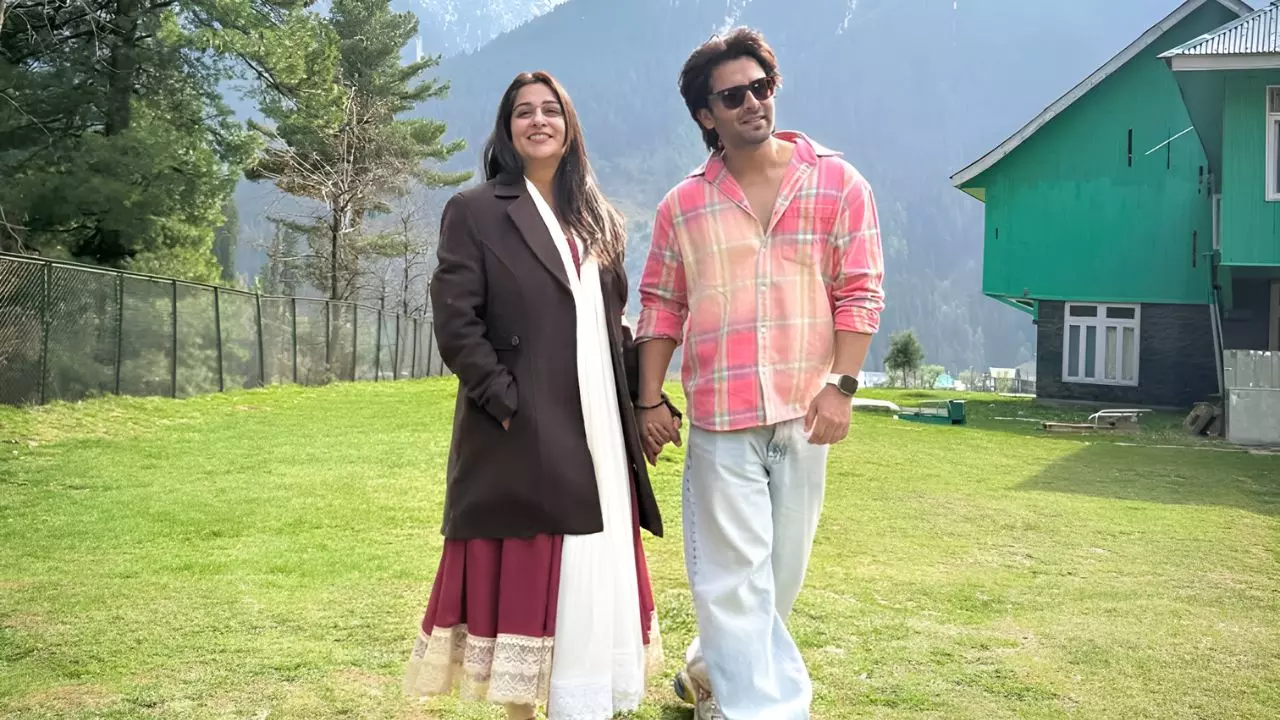 पहलगाम में आतंकी हमला, और इधर व्लॉग का तमाशा! Dipika और Shoaib की हरकत पर मचा बवाल