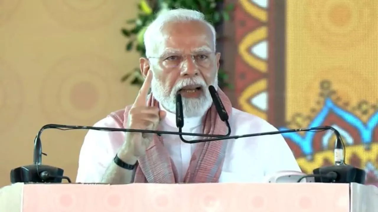आतंकियों की बची जमीन को मिट्टी में मिलाने का समय आ गया, PM मोदी ने मधुबनी से पाकिस्तान को दी चेतावनी; पढ़ें 10 बड़ी बातें