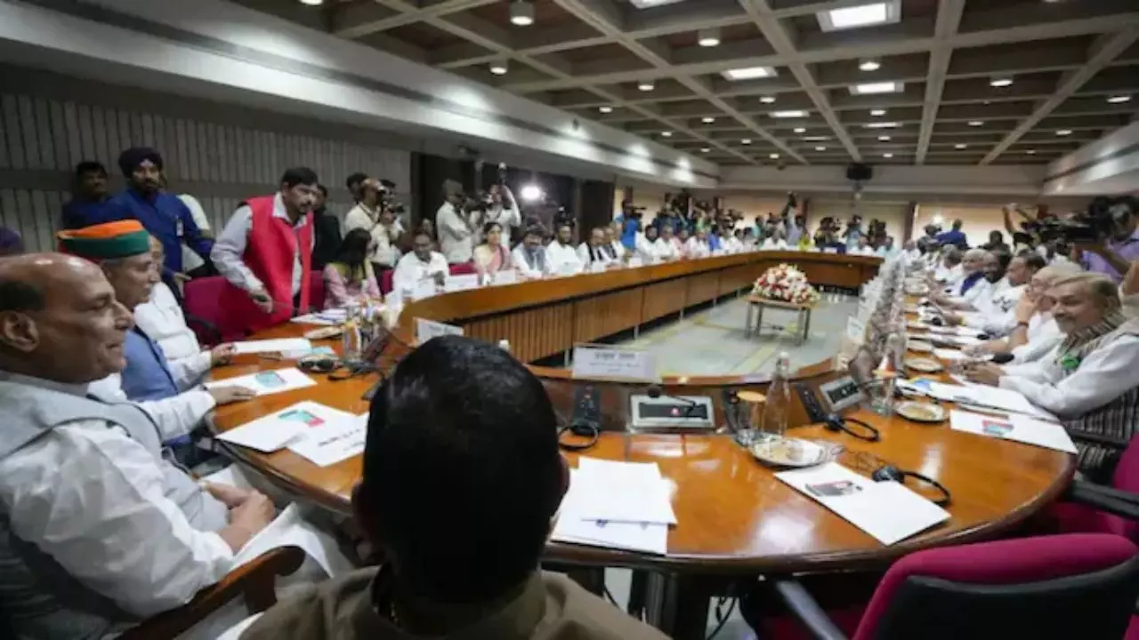 अगर कुछ गलत नहीं होता तो हम यहां क्यों बैठे हैं? पहलगाम हमले पर सरकार ने मानी चूक अगर कुछ गलत नहीं होता तो हम यहां क्यों बैठे हैं? पहलगाम हमले पर सरकार ने मानी चूक