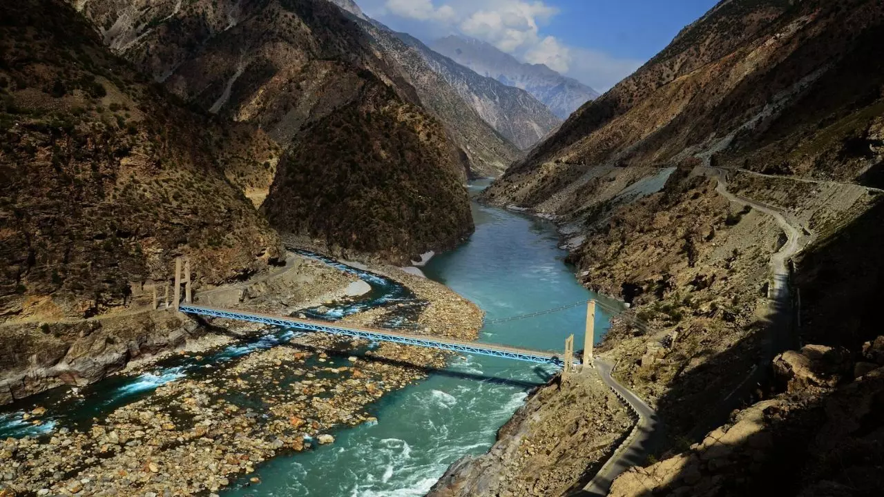 भारत ने सिंधु जल संधि क्यों रोकी, पाकिस्तान पर क्या असर पड़ेगा? जानिए सभी जरूरी सवालों के जवाब