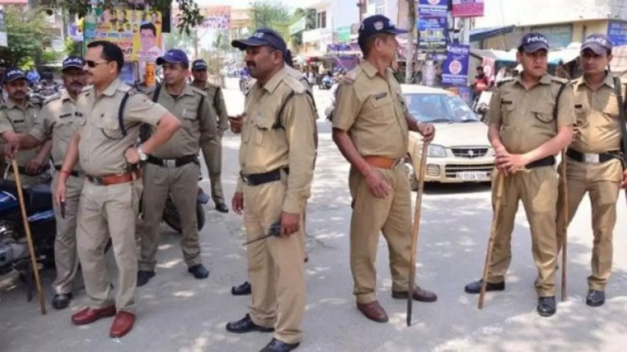 सुबह 10 तक कोई दिखा... कश्मीरी मुसलमान छात्रों को धमकी, देहरादून में डर का माहौल, पुलिस ने बढ़ाई सुरक्षा
