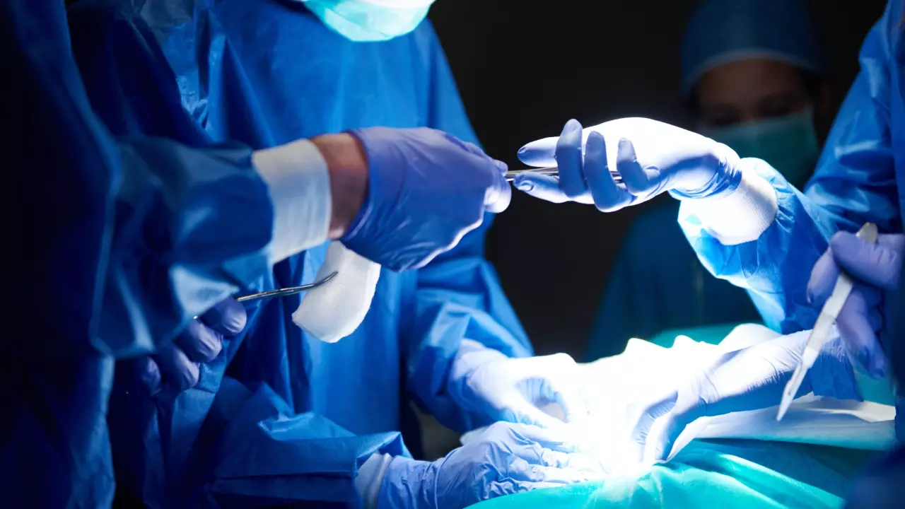 9 महीने चला टीबी का इलाज, लक्षण समझ न आने पर एक्सरे ने खोली पोल, शख्स के पेट से निकला चाकू का टुकड़ा