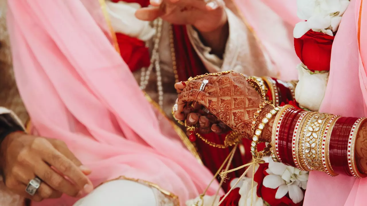 जश्न के माहौल में चन्ना मेरेया’ ने करवाया ब्रेकअप रीप्ले, एक्स की याद में दूल्हे ने कैंसिल की शादी