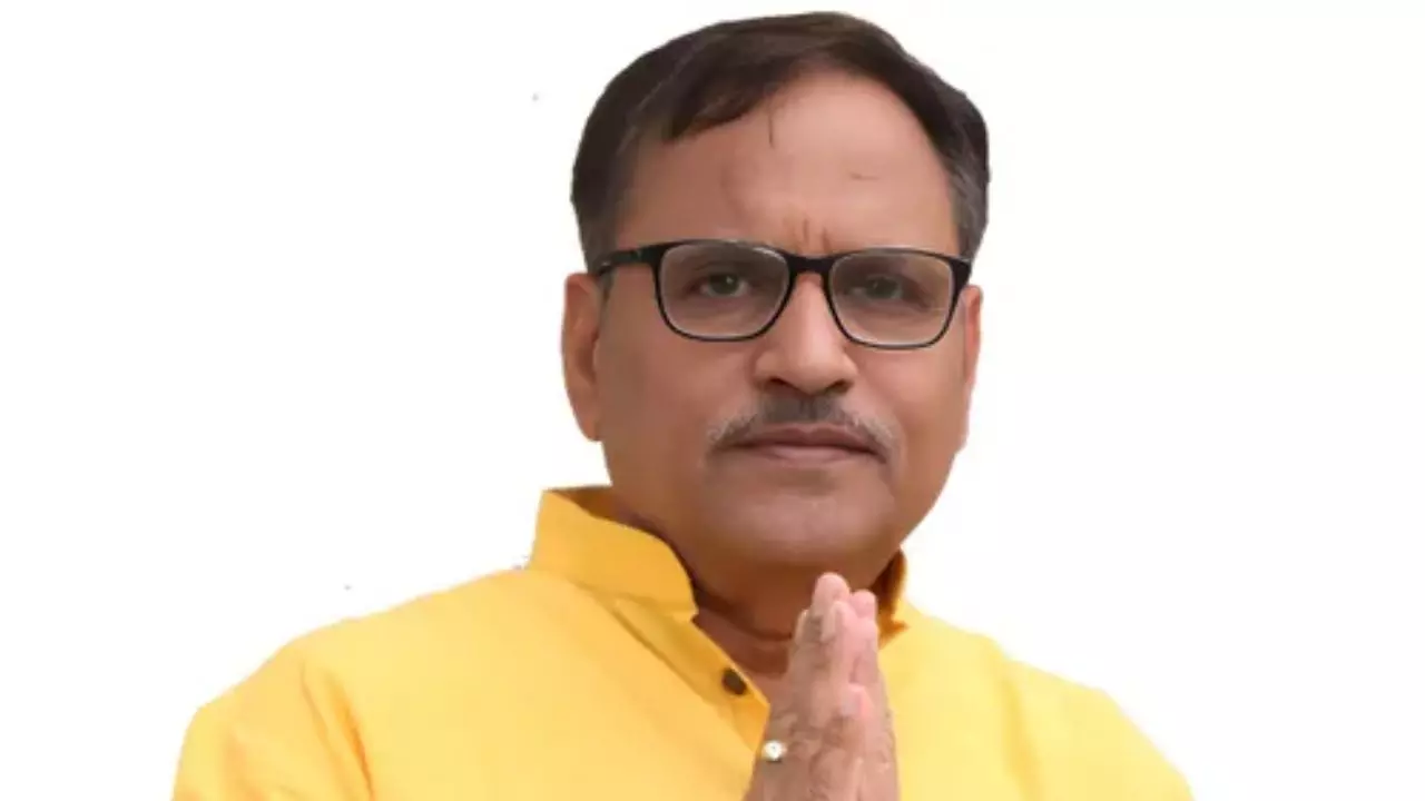 राजस्‍थान के पूर्व मंत्री पर हर टेंडर में 2-3% कमिशन लेने का आरोप, कौन हैं कांग्रेस वाले महेश जोशी?