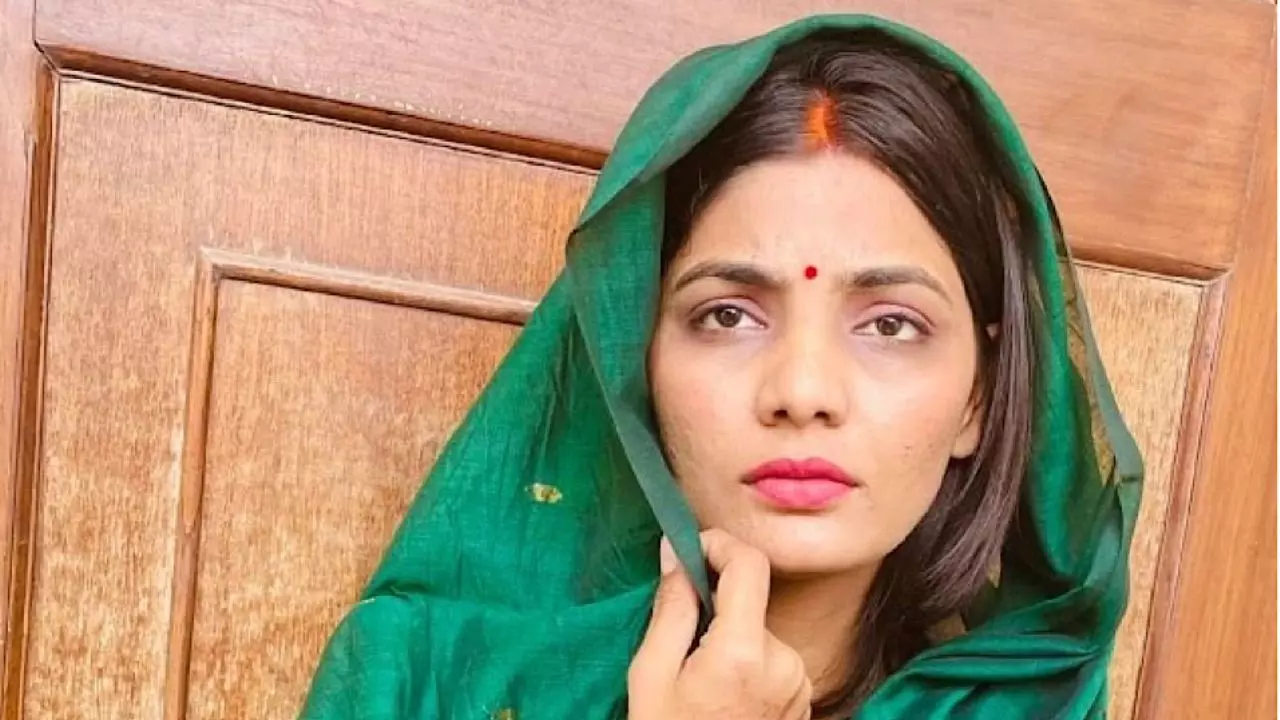 कौन है नेहा सिंह राठौर? पहलगाम हमले पर सरकार की चूक को लेकर पाकिस्तान में वायरल हुआ वीडियो कौन है नेहा सिंह राठौर? पहलगाम हमले पर सरकार की चूक को लेकर पाकिस्तान में वायरल हुआ वीडियो