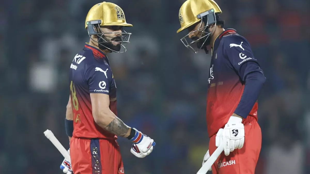 DC को 6 विकेट से हराकर प्वाइंट्स टेबल में  टॉप पर पहुंची RCB, कोहली-पांड्या ने जड़ी फिफ्टी