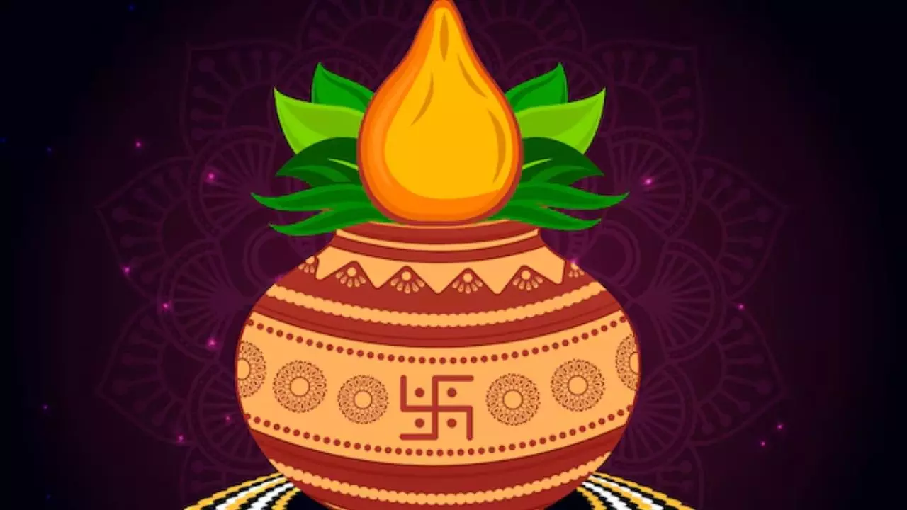 Akshaya Tritiya 2025: कब है अक्षय तृतीया, जानें इस दिन किन चीजों को खरीदने से घर में आती है खुशहाली