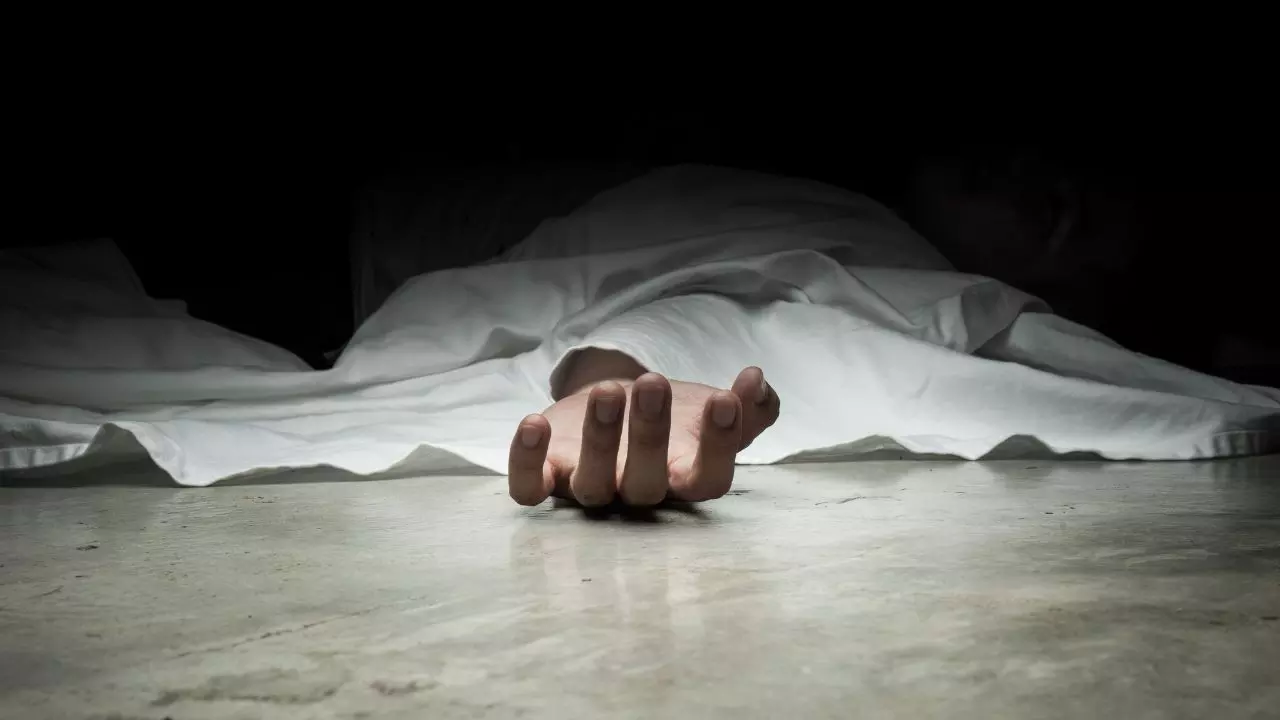 10 साल के प्यार का खौफनाक अंत! अगरबत्ती की खुशबू से 5 दिनों तक प्रेमिका के शव से दूर भागता रहा गंध, नानी के भरोसे ने खोल दी पोल