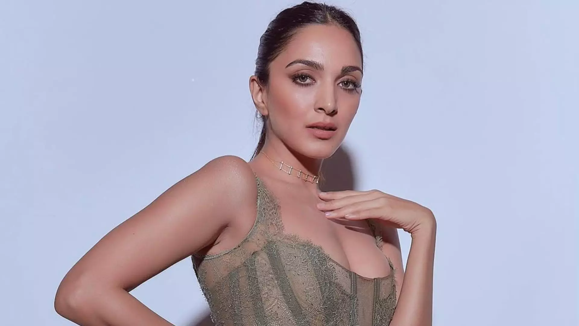 क्या प्रेग्नेंसी में Kiara Advani को Met Gala 2025 के लिए किया गया मजबूर? इंटरनेट पर छिड़ी बहस! क्या प्रेग्नेंसी में Kiara Advani को Met Gala 2025 के लिए किया गया मजबूर? इंटरनेट पर छिड़ी बहस!
