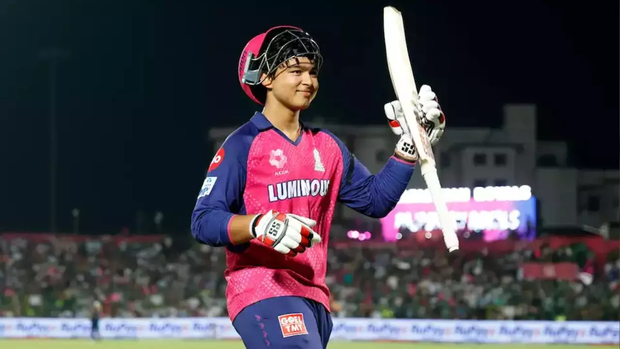 मारो वैभव! पहली गेंद पर छक्का; कोच की सलाह और सूर्यवंशी ने बल्ले से कर दी क्रांति