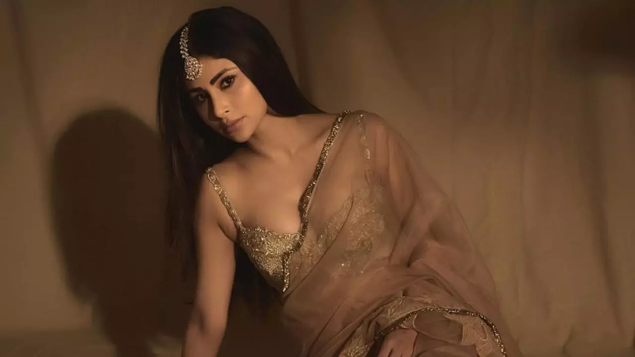 आधी रात को Mouni Roy के कमरे में कौन घुस रहा था? चाबी चुराकर खोला दरवाज़ा, और... एक्‍ट्रेस की चीख से कांप उठा होटल!