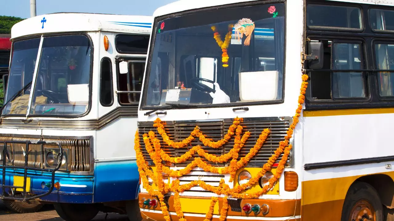 गर्मी में महंगाई का डबल अटैक! बिजली महंगी होने के बाद अब यूपी में बढ़ा बस का किराया