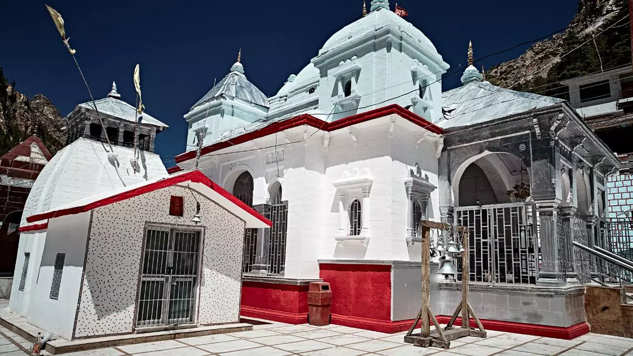 अक्षय तृतीया पर खुले गंगोत्री-यमुनोत्री धाम के कपाट, बड़ी संख्या में पहुंचे श्रद्धालु