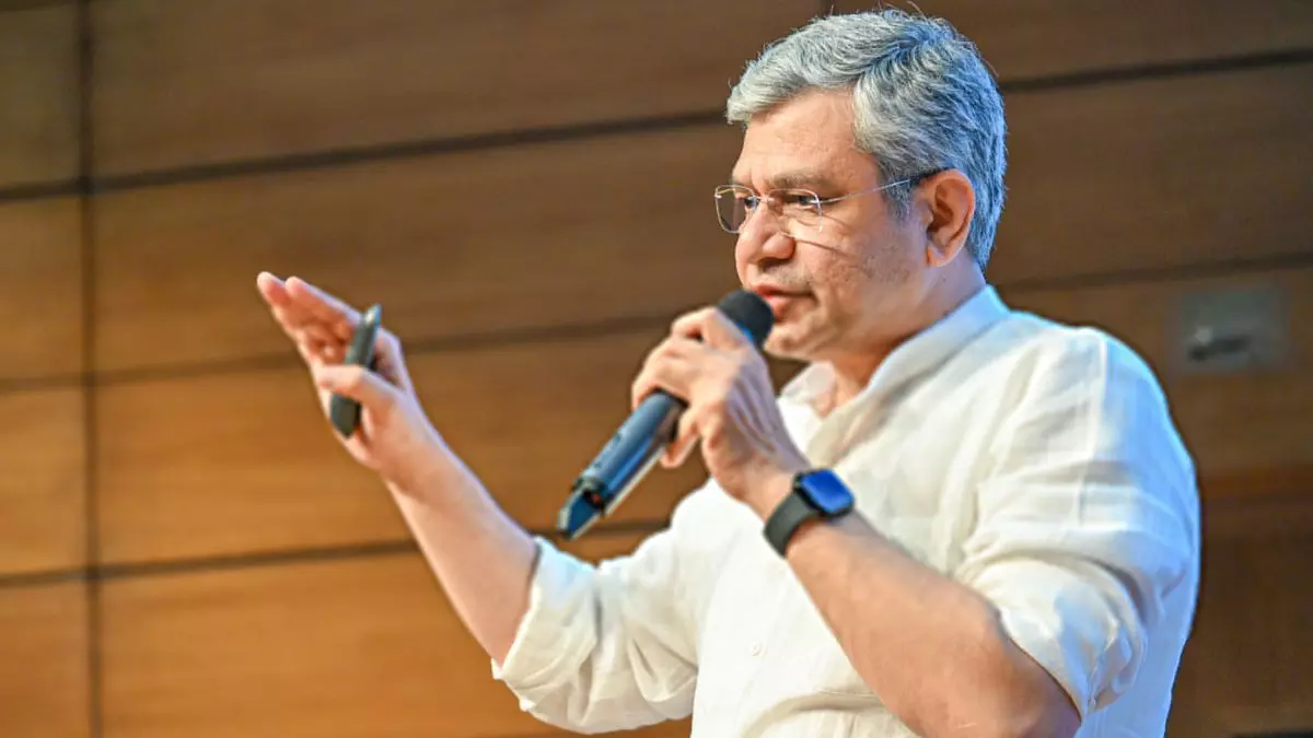 जाति जनगणना कराएगी केंद्र सरकार, कैबिनेट मीटिंग में बड़ा फैसला; अश्विनी वैष्णव ने क्यों दिलाई मनमोहन सिंह की याद? जाति जनगणना कराएगी केंद्र सरकार, कैबिनेट मीटिंग में बड़ा फैसला; अश्विनी वैष्णव ने क्यों दिलाई मनमोहन सिंह की याद?
