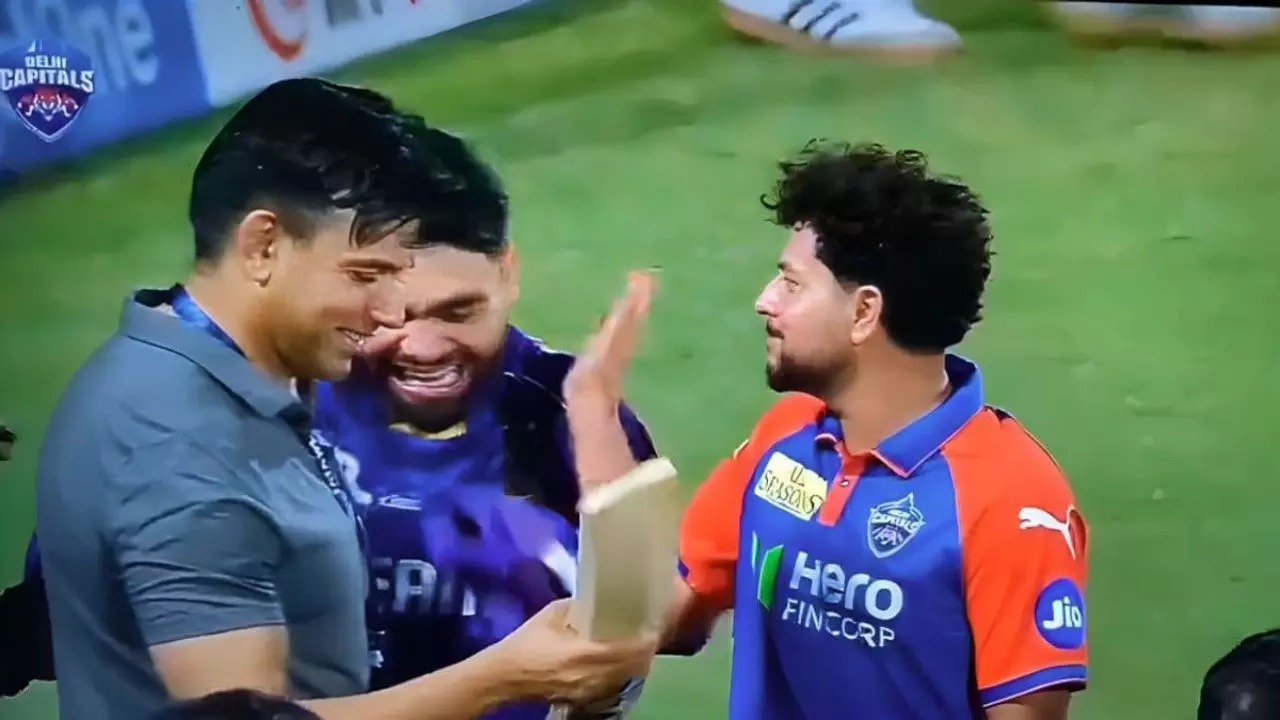 मूर्ख है क्या? ज्यादा एटीट्यूड आ गया... कुलदीप यादव ने रिंकू सिंह को मारा थप्पड़ तो यूजर्स का फूटा गुस्सा | Video