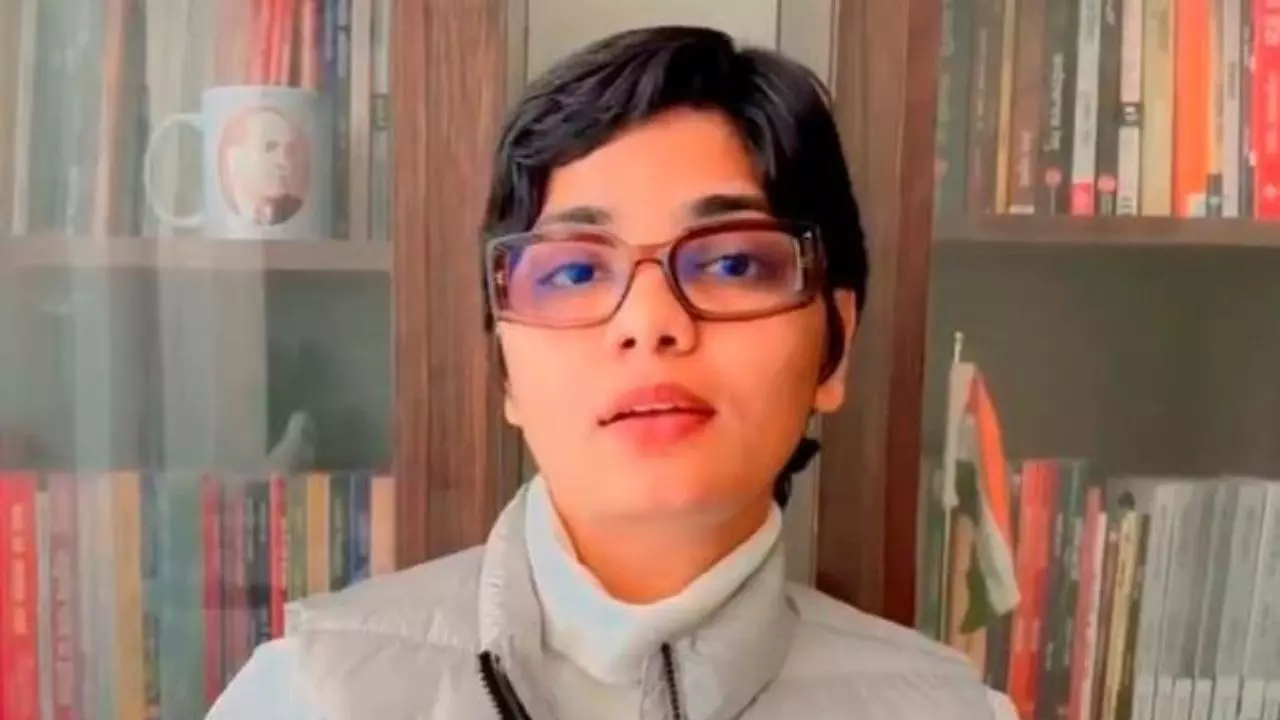 नेहा खलीफा थोड़ी तो शर्म करो, पहलगाम हमले पर नेहा सिंह राठौर की सोशल मीडिया पर यूजर्स ने लगाई क्लास, बोले- देशी...