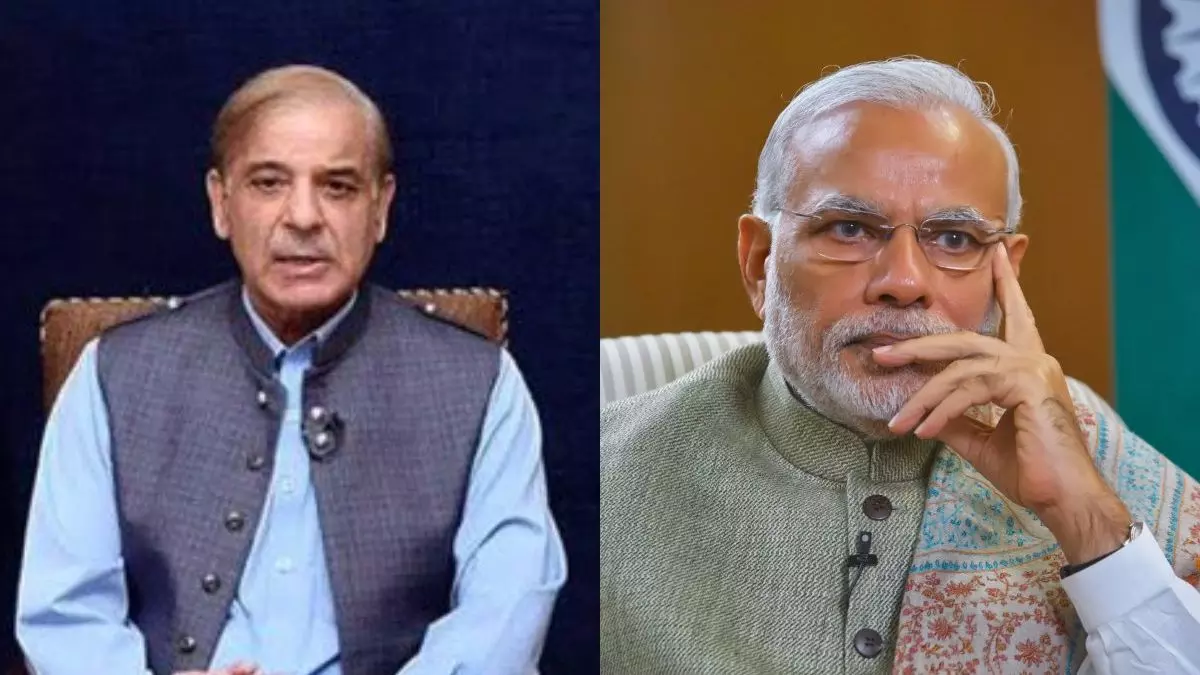 भारत की कार्रवाई से बौखलाए पाकिस्तान ने लगाया इंडियन गानों पर बैन, खुद के रेडियो से छीन लिए सुर भारत की कार्रवाई से बौखलाए पाकिस्तान ने लगाया इंडियन गानों पर बैन, खुद के रेडियो से छीन लिए सुर