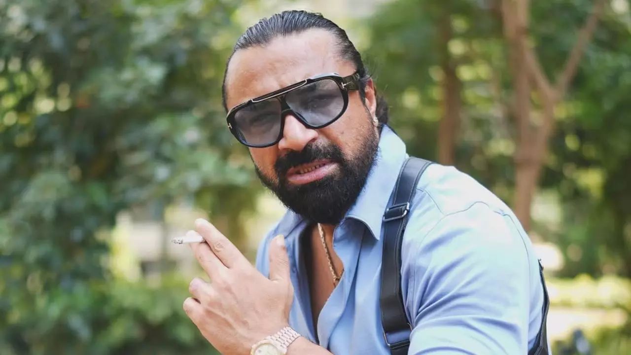 मॉडल को अश्लील मैसेज करने से लेकर ड्रग्स केस तक, चोली-दामन सा है Aizaz Khan का विवादों से रिश्ता