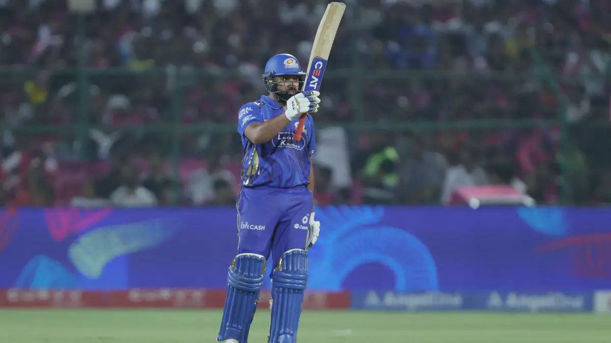 Rohit Sharma ने रचा इतिहास, मुंबई इंडियंस के लिए यह कारनामा करने वाले बने पहले खिलाड़ी; क्या तोड़ पाएंगे कोहली का रिकॉर्ड?
