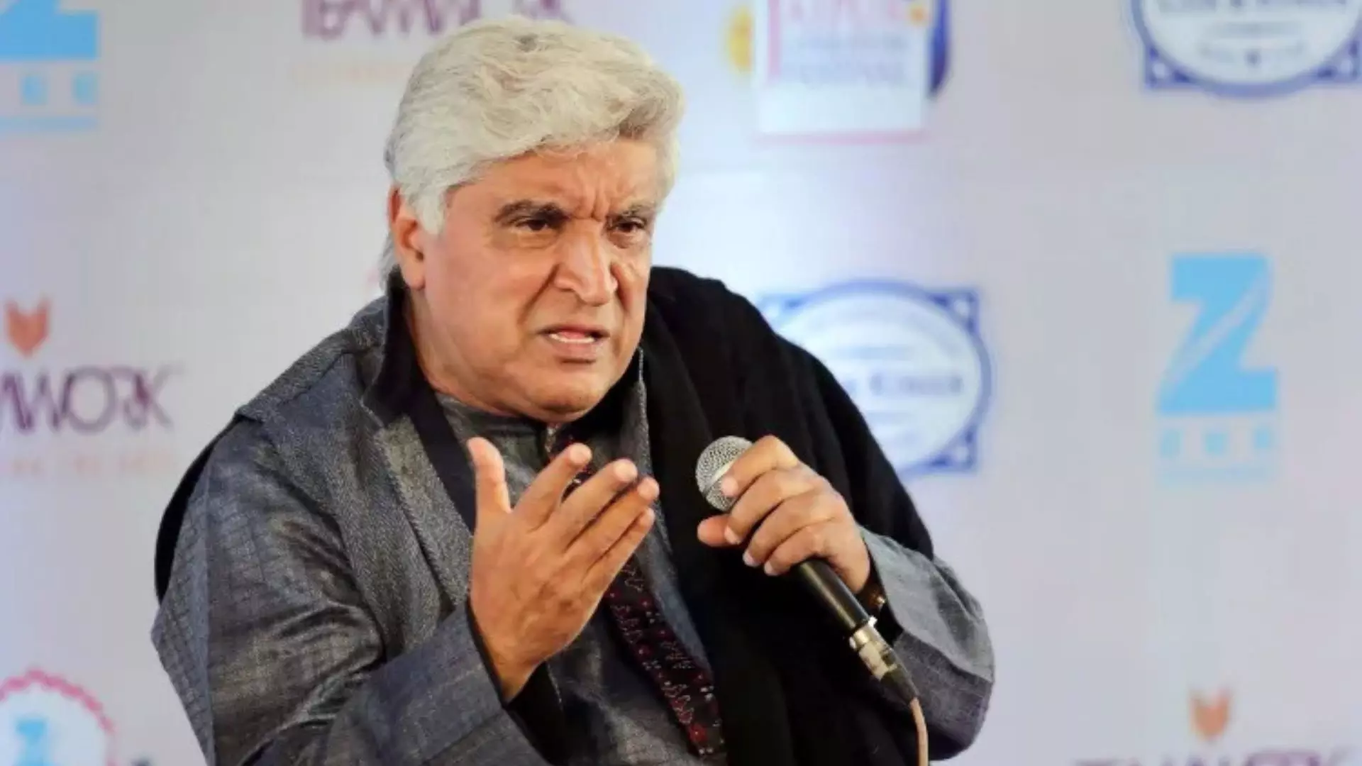 आतंकी स्वीडन से नहीं आए थे... इस इवेंट में Javed Akhtar के बयान से फैल गया था सन्नाटा, यूं दिखाया था पाक को आईना आतंकी स्वीडन से नहीं आए थे... इस इवेंट में Javed Akhtar के बयान से फैल गया था सन्नाटा, यूं दिखाया था पाक को आईना