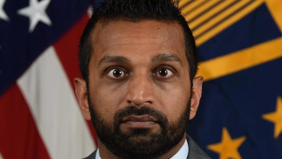 ऑफिस में कम, नाइटक्लब में ज्यादा समय बिता रहे हैं... FBI डायरेक्टर पर क्यों लगे यह गंभीर आरोप? ऑफिस में कम, नाइटक्लब में ज्यादा समय बिता रहे हैं... FBI डायरेक्टर पर क्यों लगे यह गंभीर आरोप?
