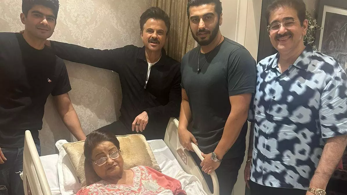 Anil Kapoor की मां निर्मल कपूर को सेलेब्स ने दी अंतिम विदाई, 11:30 बजे पवन हंस में होगा अंतिम संस्कार
