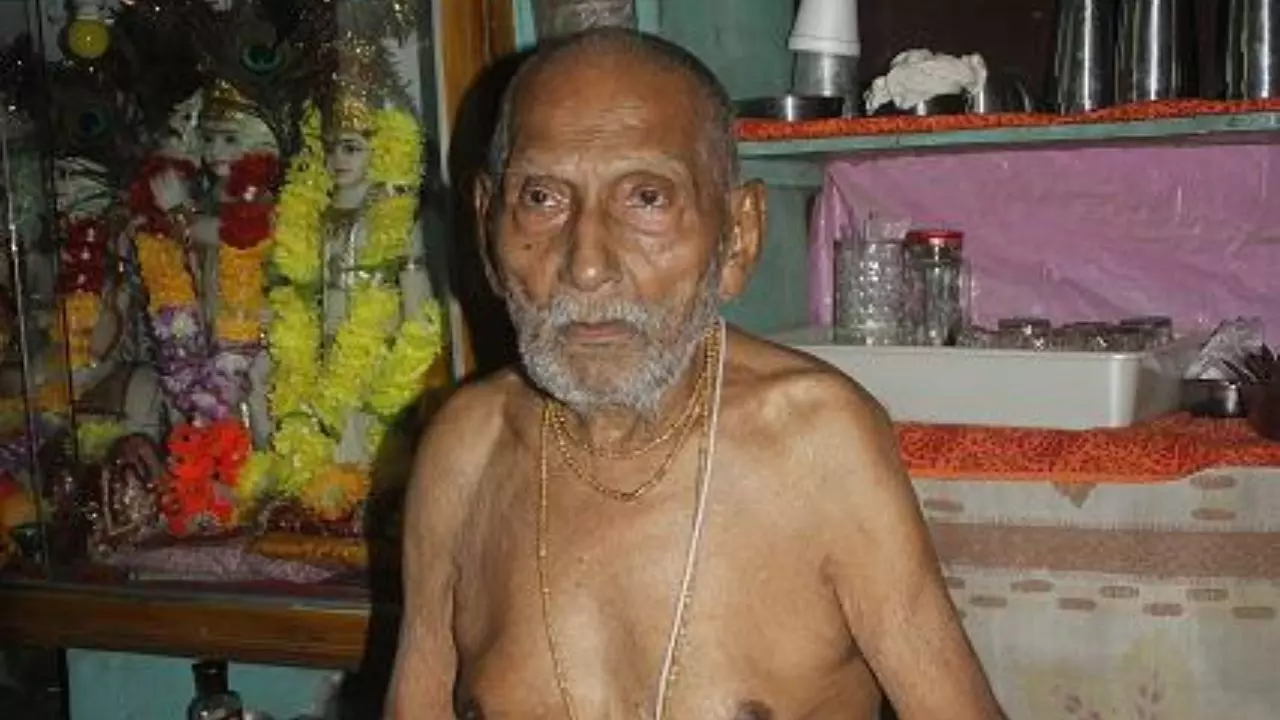 योग गुरु स्वामी शिवानंद का निधन, पद्मश्री से हुए थे सम्मानित; जानें 128 साल की उम्र तक कैसे खुद को रखा निरोग योग गुरु स्वामी शिवानंद का निधन, पद्मश्री से हुए थे सम्मानित; जानें 128 साल की उम्र तक कैसे खुद को रखा निरोग