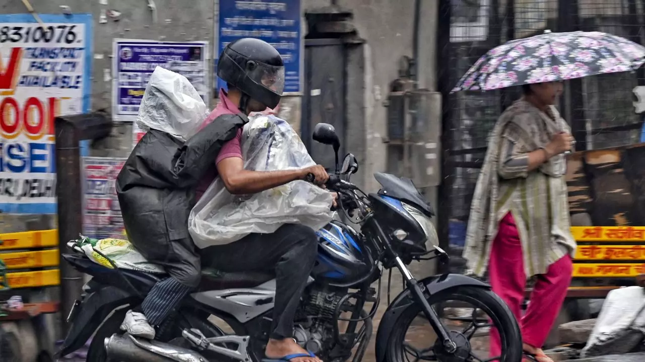 दिल्ली-NCR में इस सप्ताह रहेगी झुलसने वाली गर्मी से राहत! IMD ने जारी किया आंधी और बारिश का येलो अलर्ट दिल्ली-NCR में इस सप्ताह रहेगी झुलसने वाली गर्मी से राहत! IMD ने जारी किया आंधी और बारिश का येलो अलर्ट