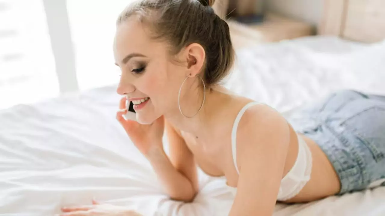 एक रात की चाहत में लुट गया युवक! गूगल में सर्च किया Escort Service, सुबह होते ही कंगाल