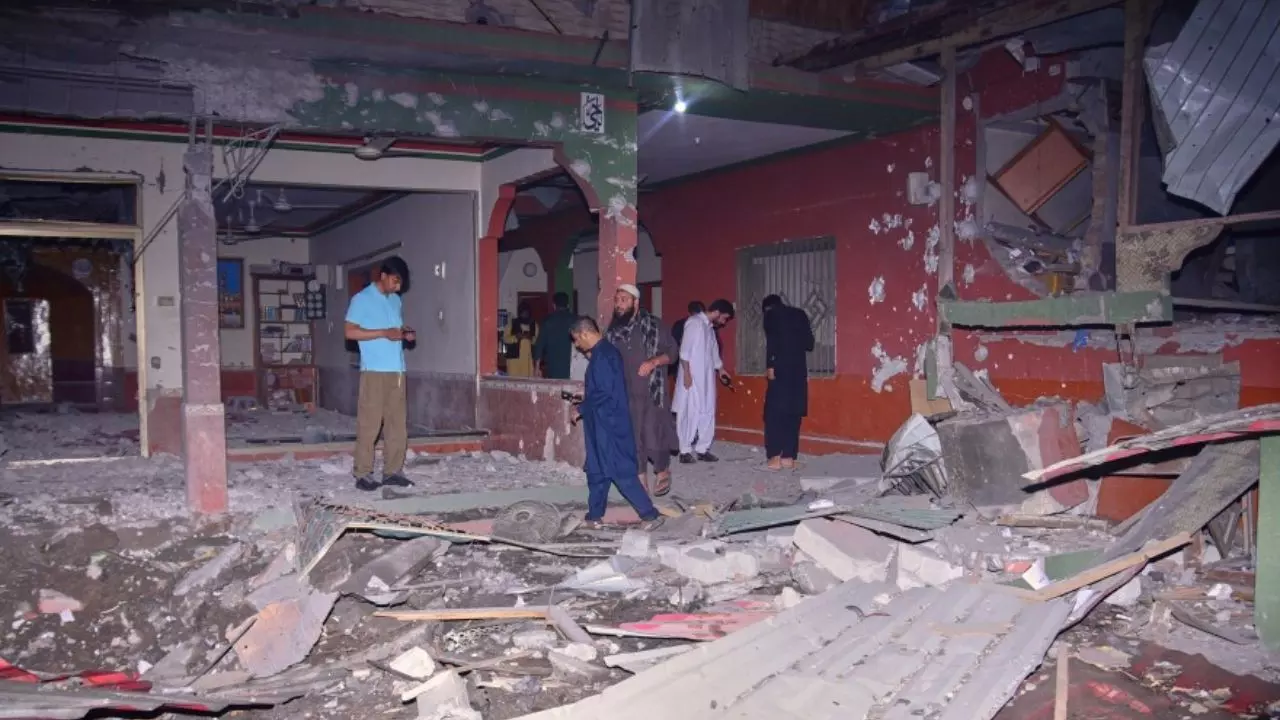 Operation Sindoor Airstrike: पाकिस्तान ने गिने तो ‘ऑपरेशन सिंदूर’ में 90 मरे मिले, जैश-लश्कर के 7 और हिजबुल के 2 अड्डे तबाह Operation Sindoor Airstrike: पाकिस्तान ने गिने तो ‘ऑपरेशन सिंदूर’ में 90 मरे मिले, जैश-लश्कर के 7 और हिजबुल के 2 अड्डे तबाह