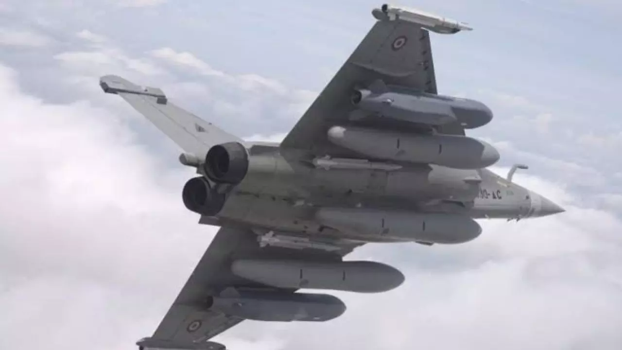 Operation Sindoor में चली 300 KM दूर तक हमला करने वाली SCALP; आतंकियों के उड़ गए चीथड़े; जानें मिसाइल की खासियत Operation Sindoor में चली 300 KM दूर तक हमला करने वाली SCALP; आतंकियों के उड़ गए चीथड़े; जानें मिसाइल की खासियत