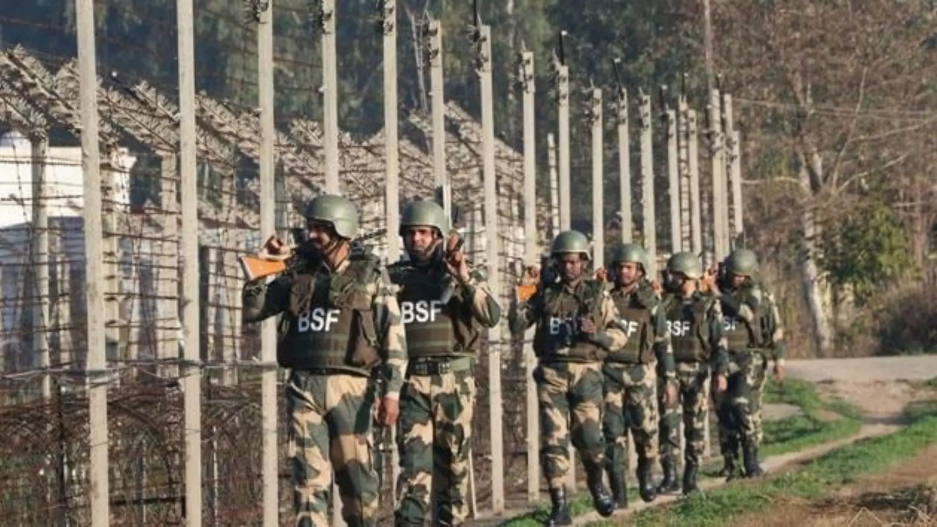 उधर पाक भेज रहा था ड्रोन, इधर घुसपैठ की फिराक में थे आतंकी; BSF ने 7 को वहीं किया ढेर